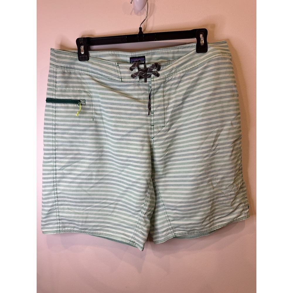 Patagonia‎ Men's Board Shorts Size 38 Green Stripe Swim Trunks Nylon